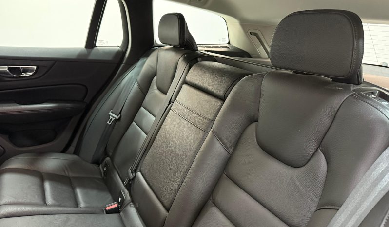 VOLVO V60 D3 MOMENTUM PRO full