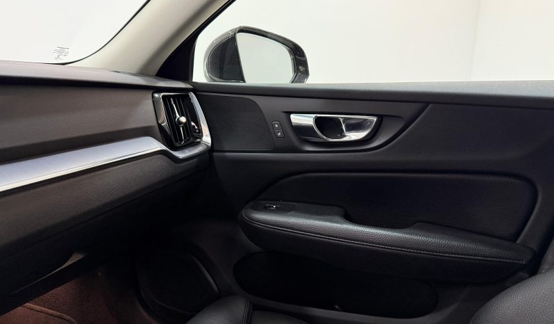 VOLVO V60 D3 MOMENTUM PRO full