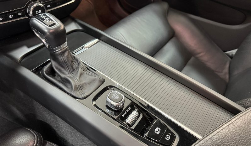 VOLVO V60 D3 MOMENTUM PRO full