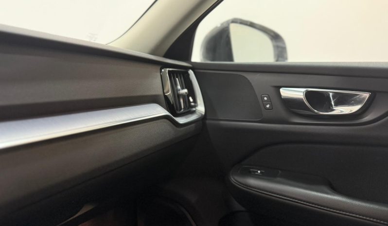 VOLVO V60 D3 MOMENTUM PRO full