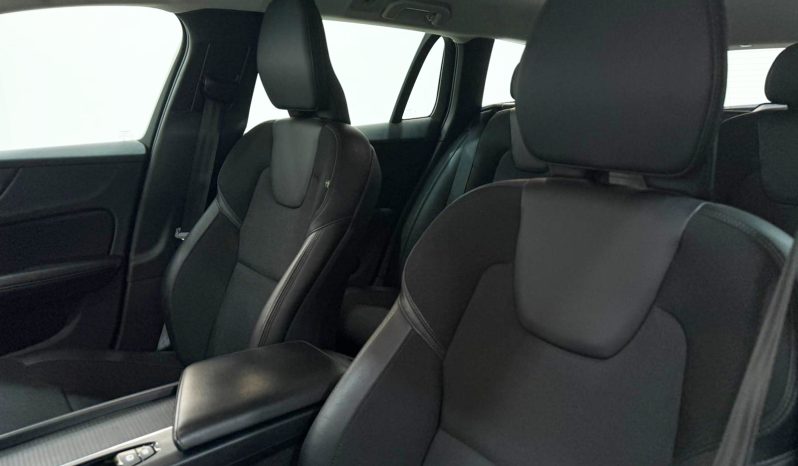VOLVO V60 D3 MOMENTUM PRO full
