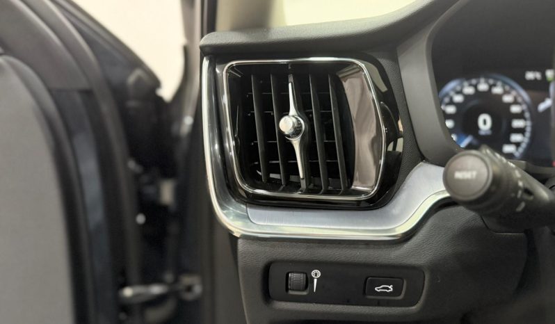 VOLVO V60 D3 MOMENTUM PRO full