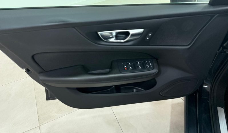 VOLVO V60 D3 MOMENTUM PRO full
