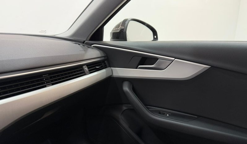 AUDI A4 AVANT BLACK LINE 30 TDI S-TRONIC full