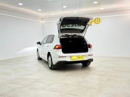 VOLKSWAGEN GOLF E TSI LIFE full