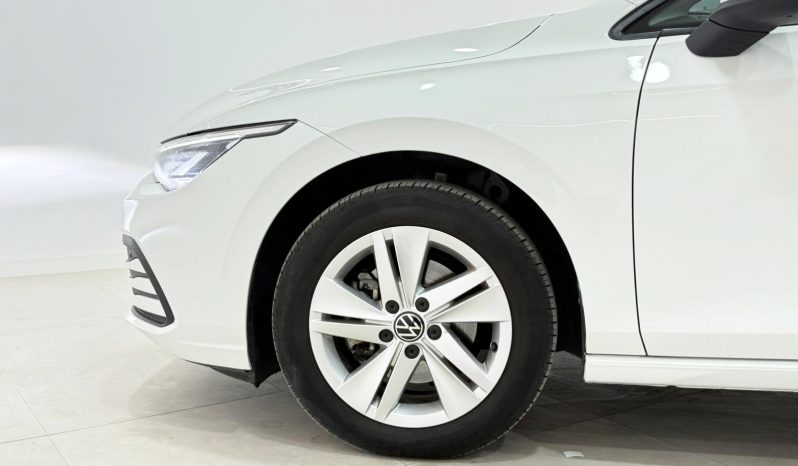 VOLKSWAGEN GOLF E TSI LIFE full
