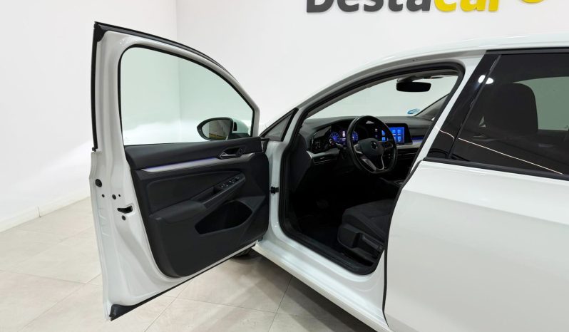 VOLKSWAGEN GOLF E TSI LIFE full