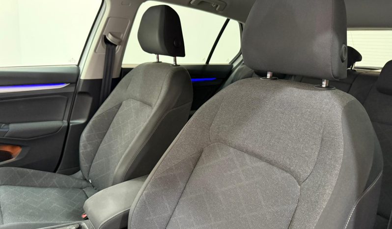 VOLKSWAGEN GOLF E TSI LIFE full