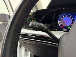 VOLKSWAGEN GOLF E TSI LIFE full