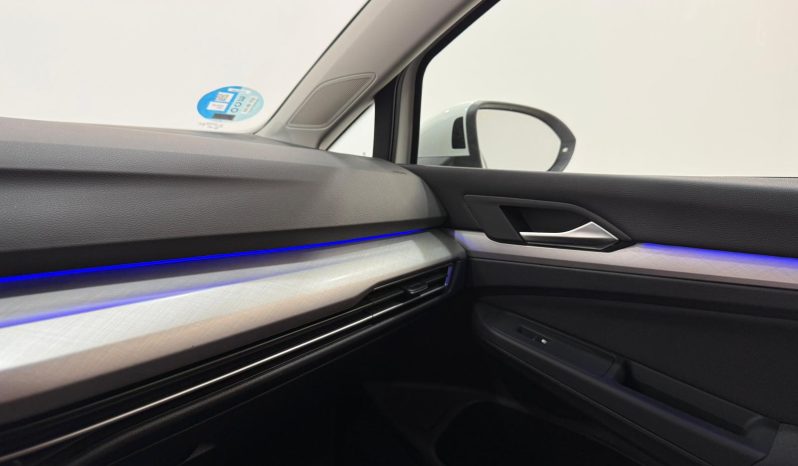 VOLKSWAGEN GOLF E TSI LIFE full