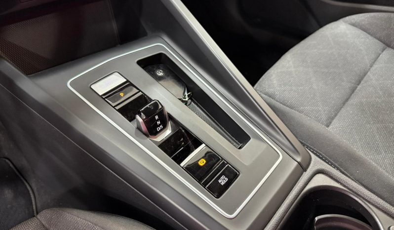 VOLKSWAGEN GOLF E TSI LIFE full