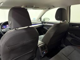 VOLKSWAGEN GOLF E TSI LIFE full