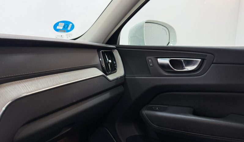 VOLVO XC60 T6 RECHARGE INSCRIPTION full