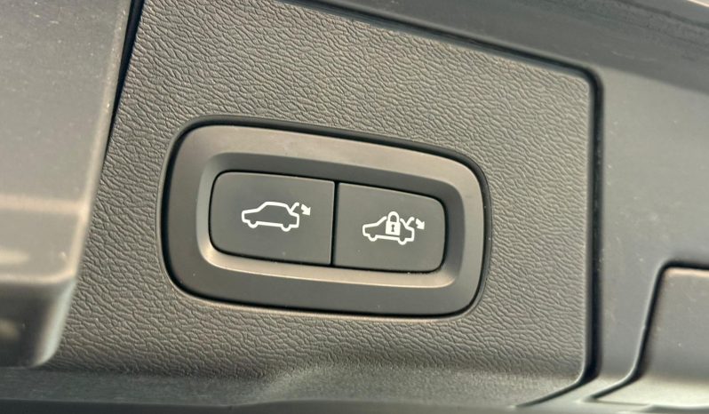 VOLVO XC60 T6 RECHARGE INSCRIPTION full