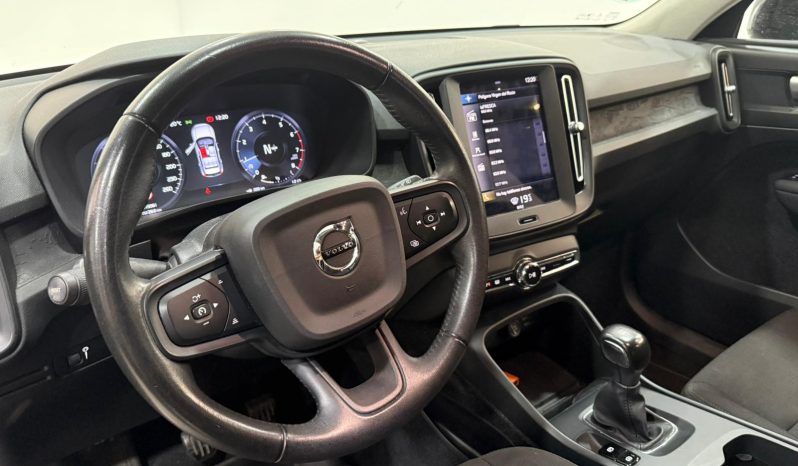 VOLVO XC40 T2 MOMENTUM CORE 2WD 1.5 full