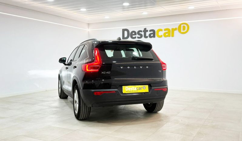 VOLVO XC40 T2 MOMENTUM CORE 2WD 1.5 full