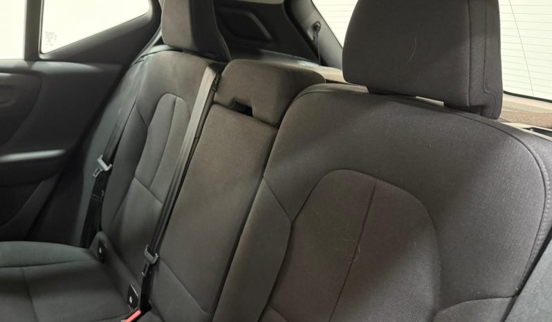VOLVO XC40 T2 MOMENTUM CORE 2WD 1.5 full