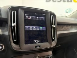 VOLVO XC40 T2 MOMENTUM CORE 2WD 1.5 full