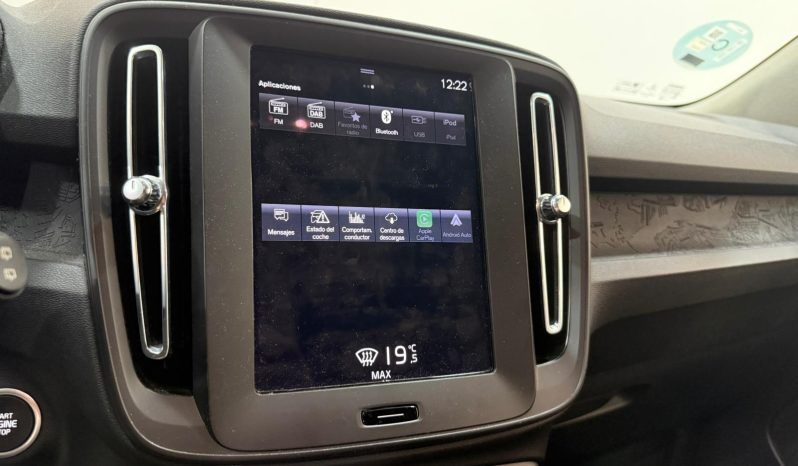 VOLVO XC40 T2 MOMENTUM CORE 2WD 1.5 full