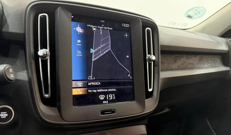 VOLVO XC40 T2 MOMENTUM CORE 2WD 1.5 full