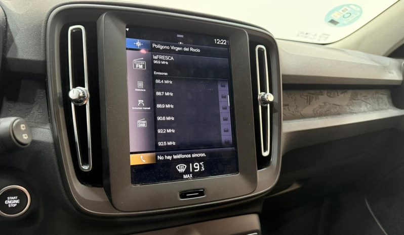 VOLVO XC40 T2 MOMENTUM CORE 2WD 1.5 full