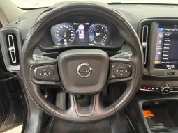 VOLVO XC40 T2 MOMENTUM CORE 2WD 1.5 full