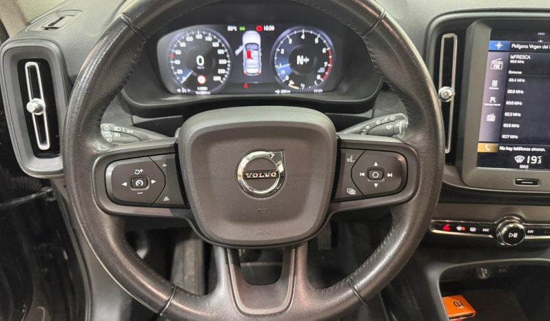 VOLVO XC40 T2 MOMENTUM CORE 2WD 1.5 full