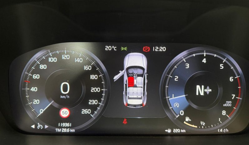 VOLVO XC40 T2 MOMENTUM CORE 2WD 1.5 full