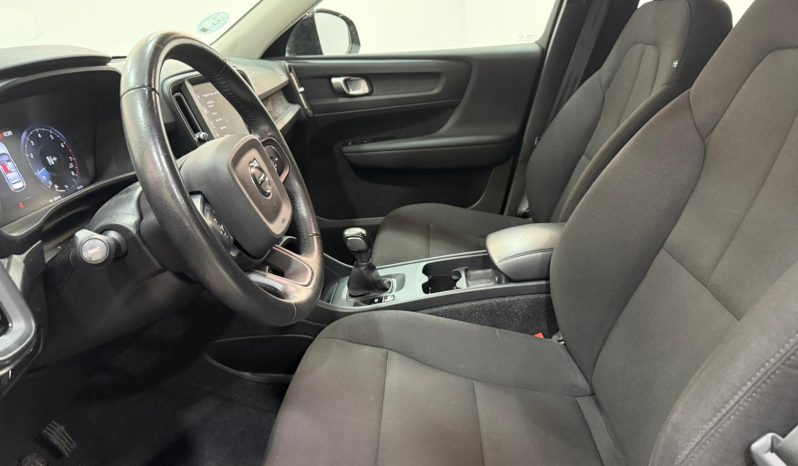 VOLVO XC40 T2 MOMENTUM CORE 2WD 1.5 full