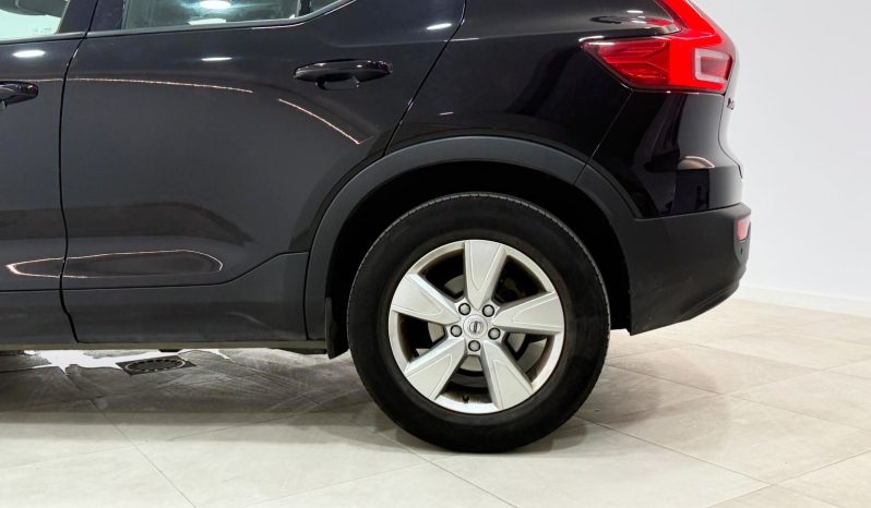 VOLVO XC40 T2 MOMENTUM CORE 2WD 1.5 full