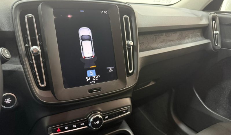 VOLVO XC40 MOMENTUM T2 1.5 full