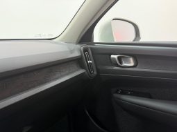 VOLVO XC40 MOMENTUM T2 1.5 full