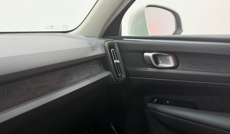 VOLVO XC40 MOMENTUM T2 1.5 full