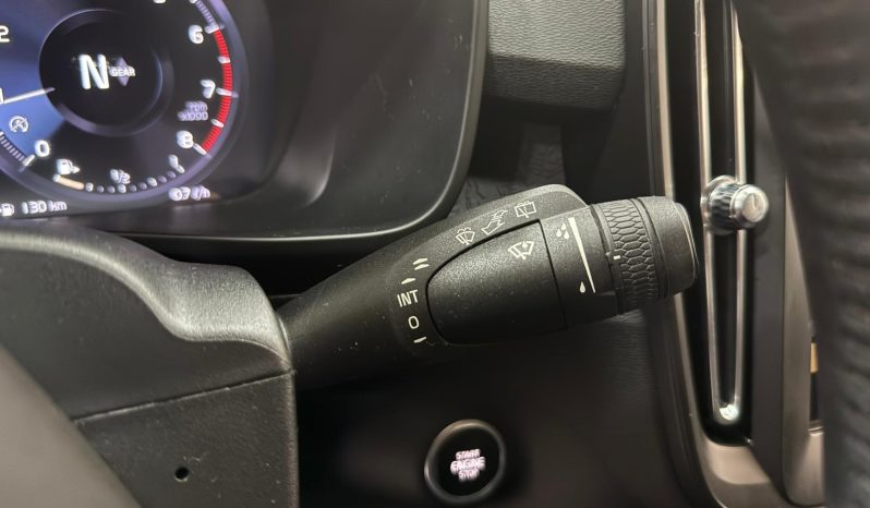 VOLVO XC40 MOMENTUM T2 1.5 full