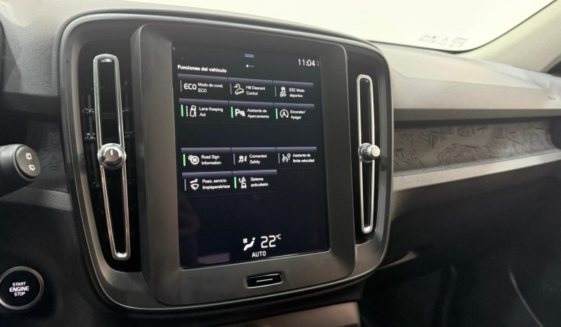 VOLVO XC40 MOMENTUM T2 1.5 full