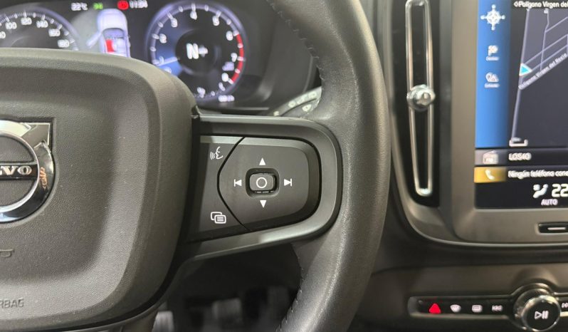 VOLVO XC40 MOMENTUM T2 1.5 full