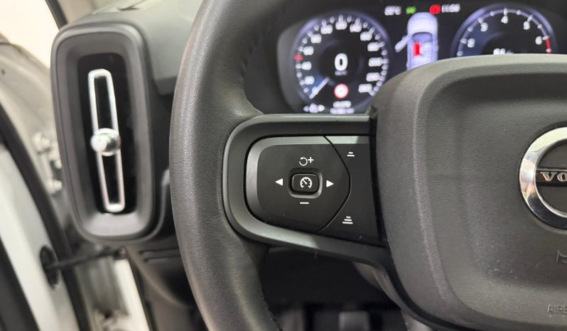 VOLVO XC40 MOMENTUM T2 1.5 full