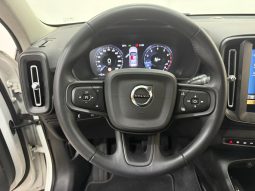 VOLVO XC40 MOMENTUM T2 1.5 full
