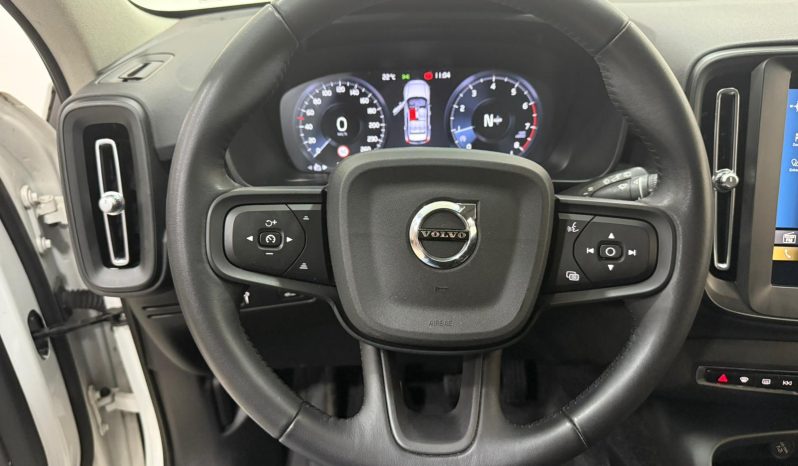 VOLVO XC40 MOMENTUM T2 1.5 full