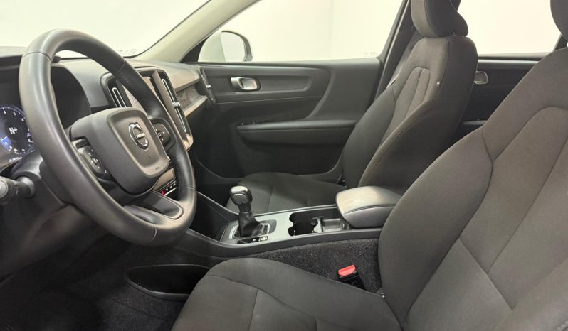 VOLVO XC40 MOMENTUM T2 1.5 full