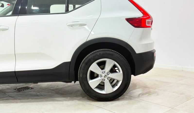 VOLVO XC40 MOMENTUM T2 1.5 full