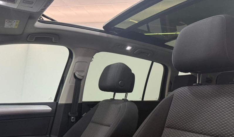 VOLKSWAGEN TOURAN ADVANCE 2.0 TDI (7 PLAZAS) full