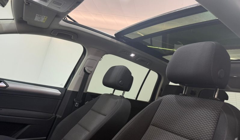 VOLKSWAGEN TOURAN ADVANCE 2.0 TDI (7 PLAZAS) full