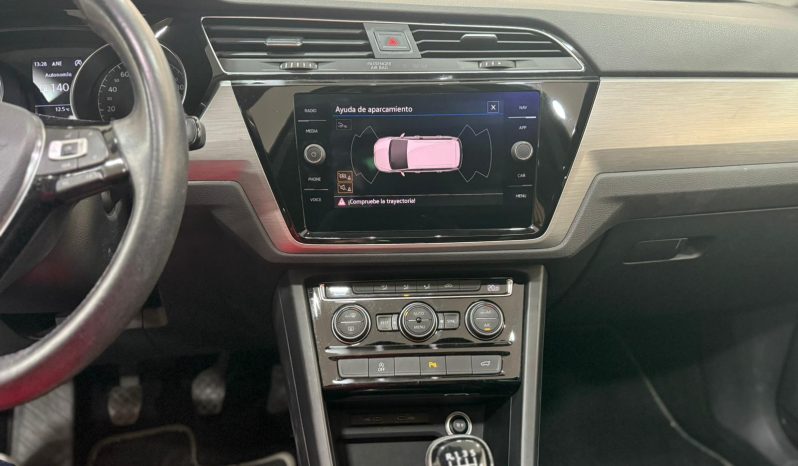 VOLKSWAGEN TOURAN ADVANCE 2.0 TDI (7 PLAZAS) full