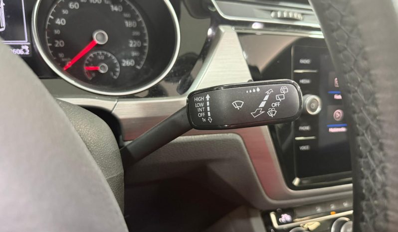 VOLKSWAGEN TOURAN ADVANCE 2.0 TDI (7 PLAZAS) full