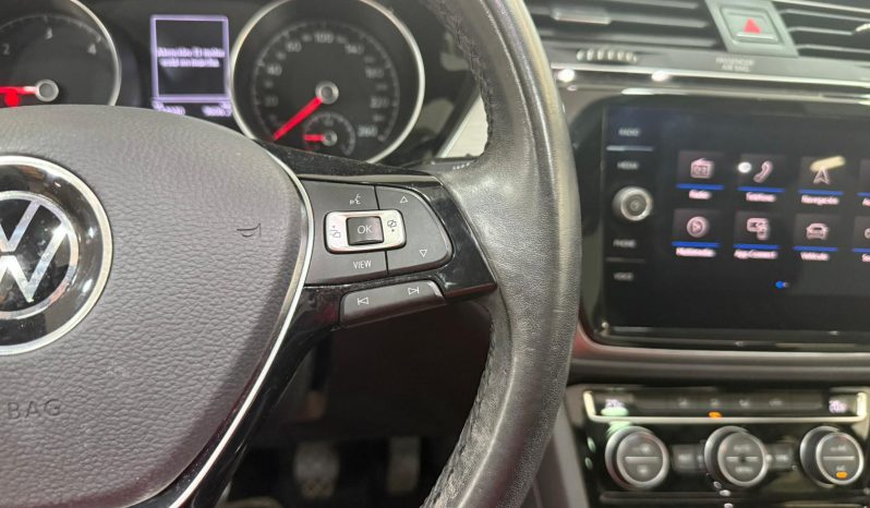 VOLKSWAGEN TOURAN ADVANCE 2.0 TDI (7 PLAZAS) full