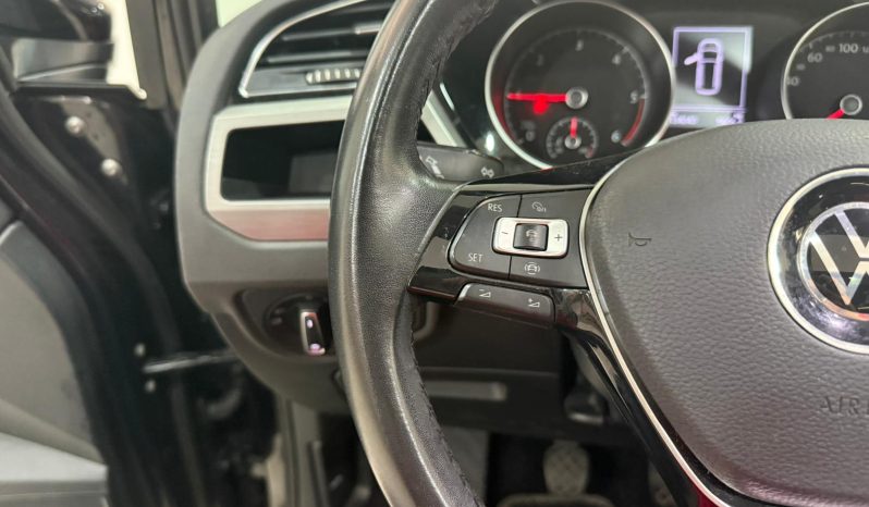 VOLKSWAGEN TOURAN ADVANCE 2.0 TDI (7 PLAZAS) full