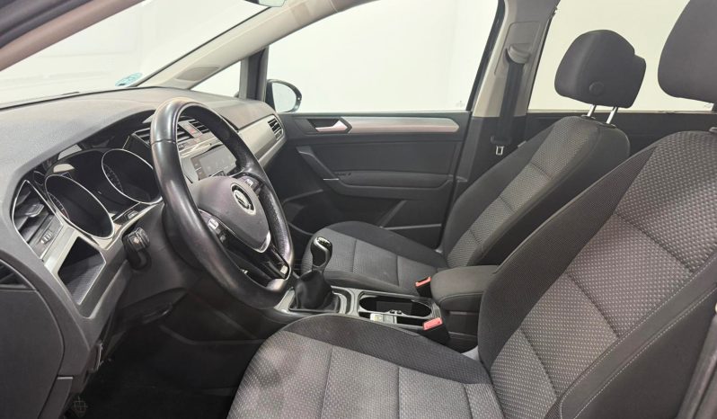 VOLKSWAGEN TOURAN ADVANCE 2.0 TDI (7 PLAZAS) full