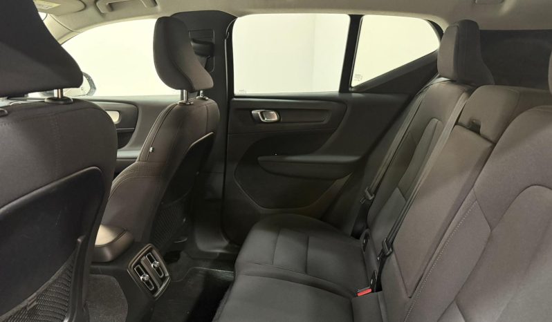 VOLVO XC40 1.5 T2 MOMENTUM PRO full