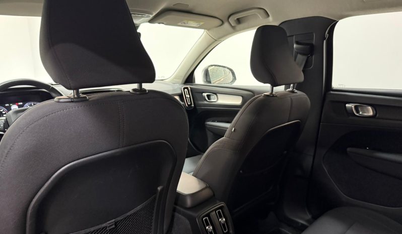 VOLVO XC40 1.5 T2 MOMENTUM PRO full